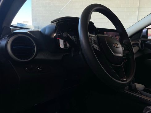 Used 2024 Chevrolet Trax LS w/ LS Convenience Package image 11