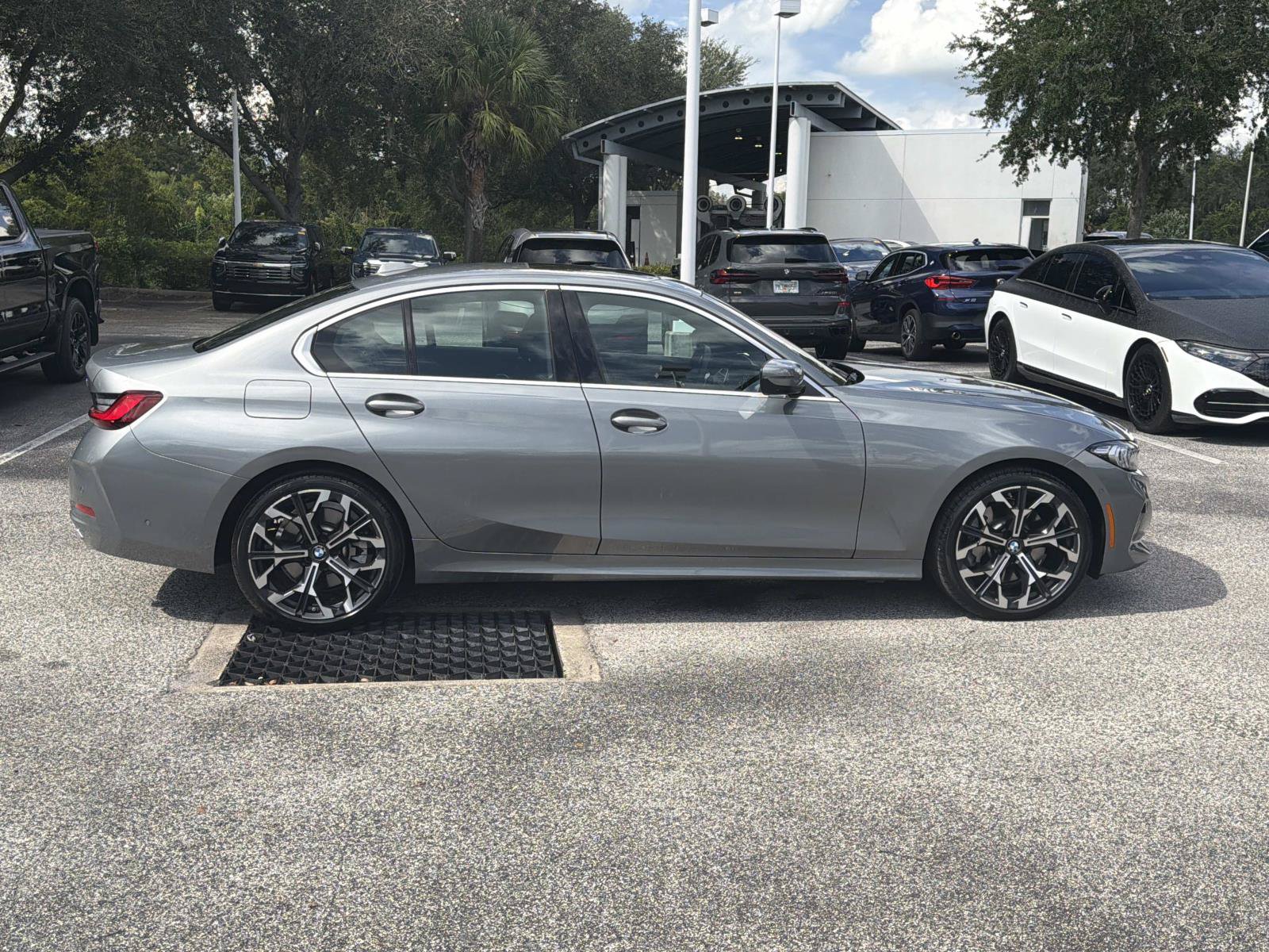 Certified 2026 BMW 330i Sedan RWD image 2
