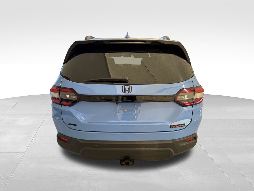 Used 2025 Honda Pilot TrailSport image 6