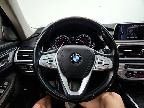 Used 2017 BMW 740i RWD image 18