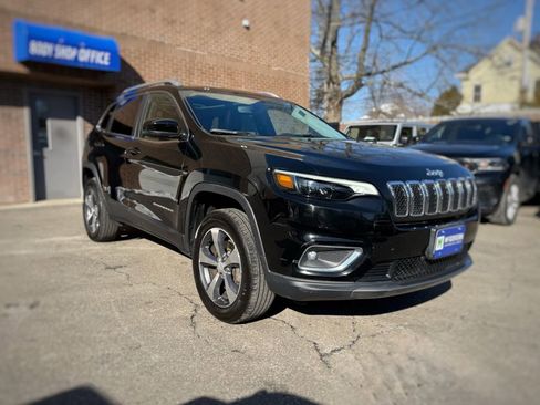 Used 2019 Jeep Cherokee Limited image 3