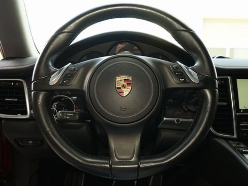 Used 2016 Porsche Panamera 4S image 12