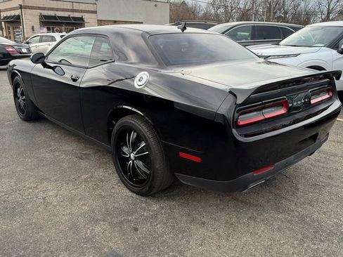 Used 2016 Dodge Challenger SXT Plus image 5