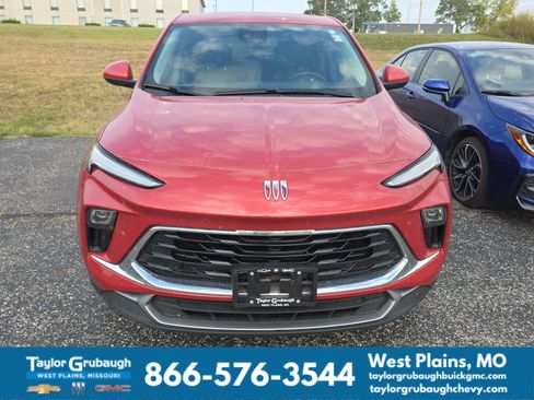 Used 2024 Buick Encore GX Preferred FWD image 2