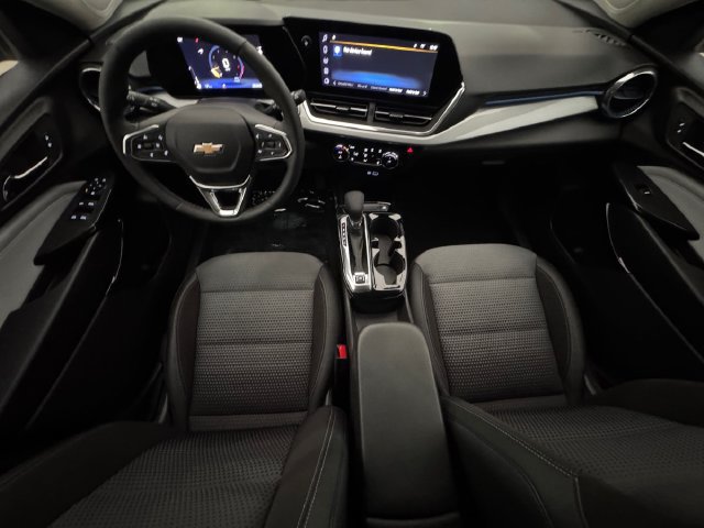 Used 2025 Chevrolet Trax LT w/ Driver Confidence Package FWD image 20