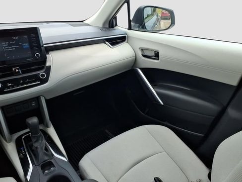 Used 2022 Toyota Corolla Cross L AWD/4WD image 12