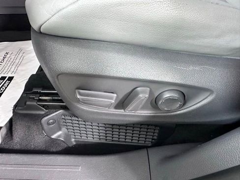 Used 2021 Toyota Sienna XLE FWD image 21