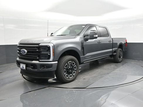 New 2026 Ford F250 Platinum w/ FX4 Off-Road Package image 18