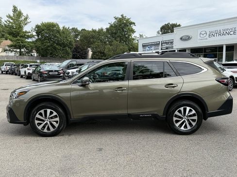 Certified 2022 Subaru Outback Premium image 9
