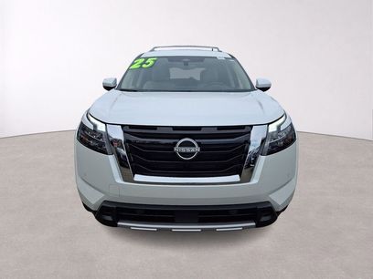 Used 2025 Nissan Pathfinder SL