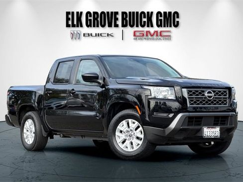 Used 2023 Nissan Frontier SV image 2