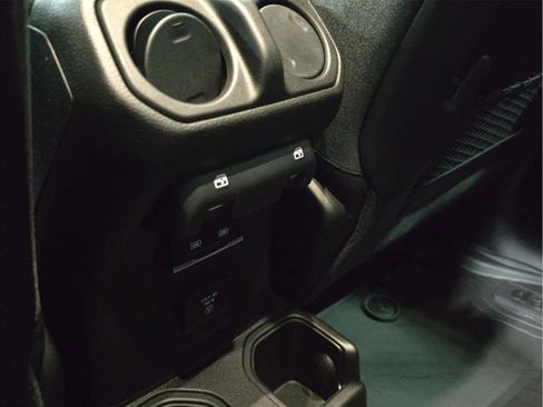 New 2026 Jeep Wrangler Unlimited Rubicon w/ Whitecap Package image 23