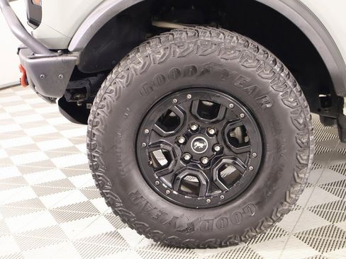 Used 2021 Ford Bronco Wildtrak image 19