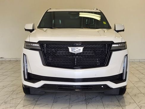 Used 2024 Cadillac Escalade Sport Platinum w/ LPO, ONYX Package AWD/4WD image 2