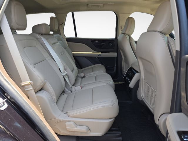 Used 2022 Lincoln Aviator Reserve w/ Elements Package Plus AWD/4WD image 36