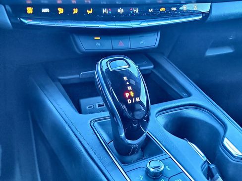 Used 2024 Cadillac XT4 Premium Luxury image 18