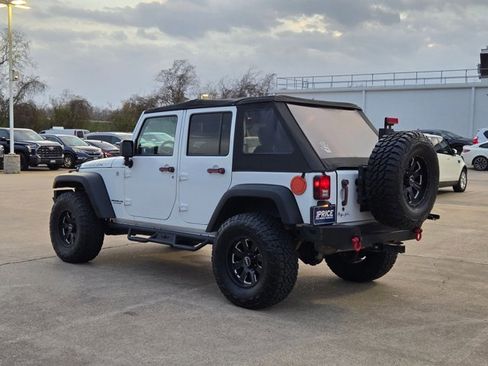 Used 2014 Jeep Wrangler Unlimited Rubicon w/ Connectivity Group image 5