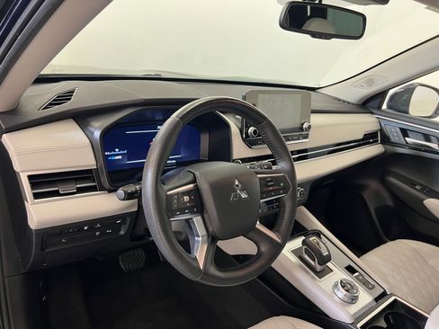 Used 2023 Mitsubishi Outlander SEL 40th Anniversary image 4