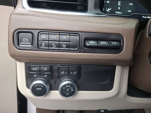 Used 2023 GMC Yukon Denali w/ LPO, Floor Liner Package image 27