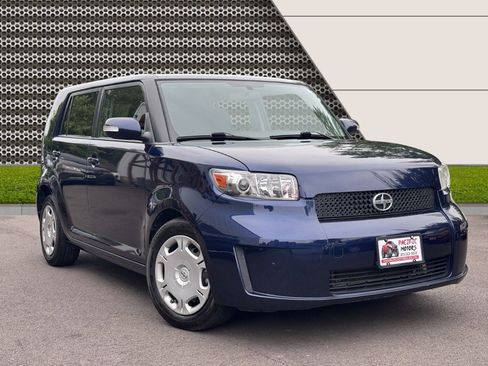 Used 2008 Scion xB image 2