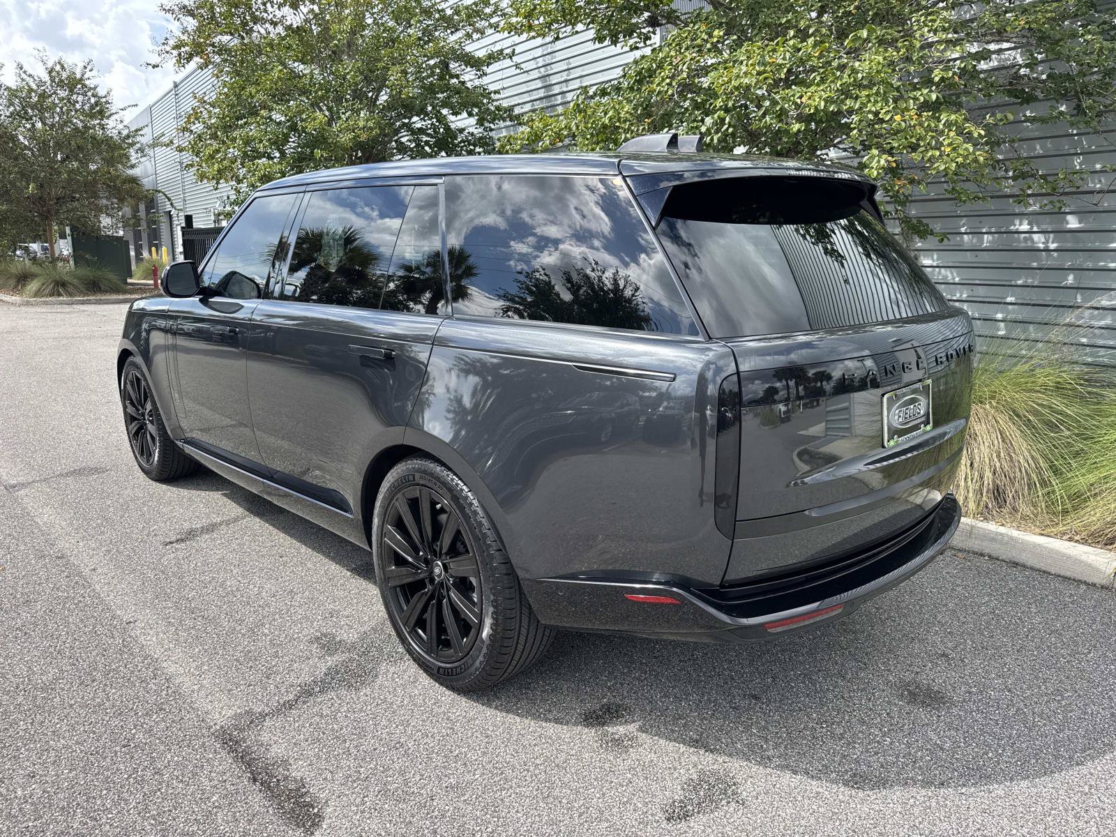Certified 2023 Land Rover Range Rover Long Wheelbase SE AWD/4WD image 3