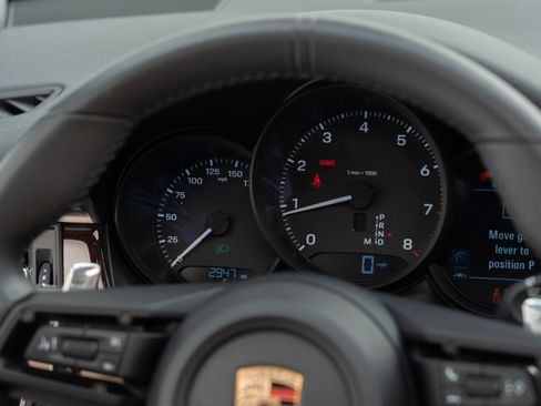 Used 2025 Porsche Macan image 30