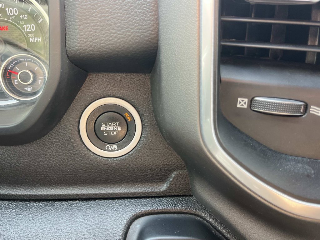 Used 2022 RAM 1500 Big Horn AWD/4WD image 40