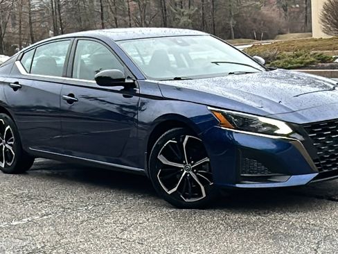 Certified 2023 Nissan Altima 2.5 SR w/ SR Premium Package image 1