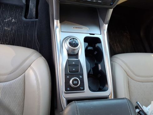 Used 2020 Ford Explorer Platinum w/ Premium Technology Package image 15