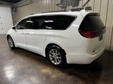 Used 2021 Chrysler Pacifica Touring-L image 5