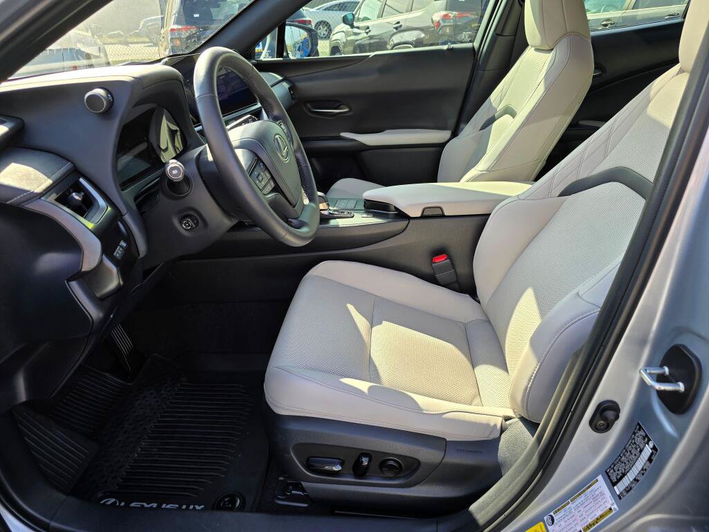 Used 2025 Lexus UX 300h AWD w/ Accessory Package (Z1) image 20