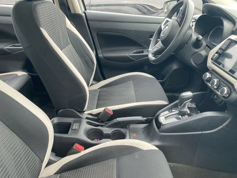 Used 2021 Nissan Versa SV FWD image 6