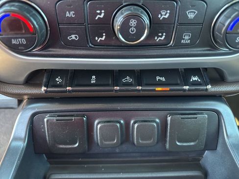 Used 2018 GMC Sierra 1500 SLT w/ Enhanced Driver Alert Package image 44