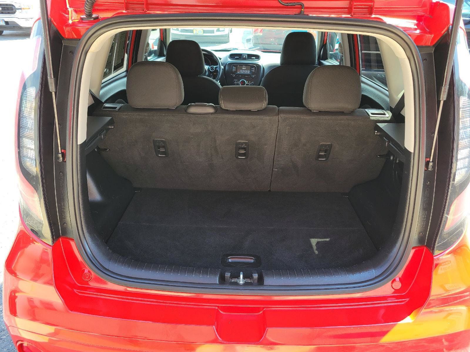 Used 2017 Kia Soul + FWD image 25