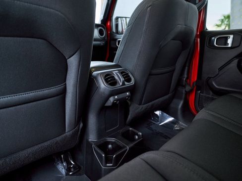 Used 2021 Jeep Gladiator Sport image 31