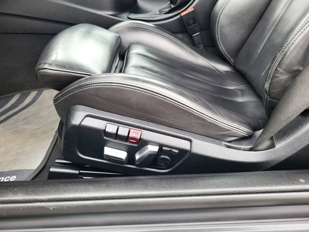 Used 2020 BMW M4 Convertible RWD image 13