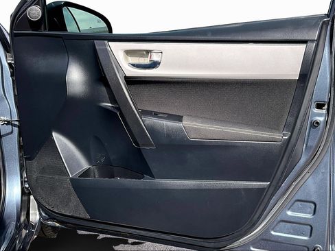 Used 2019 Toyota Corolla L image 17