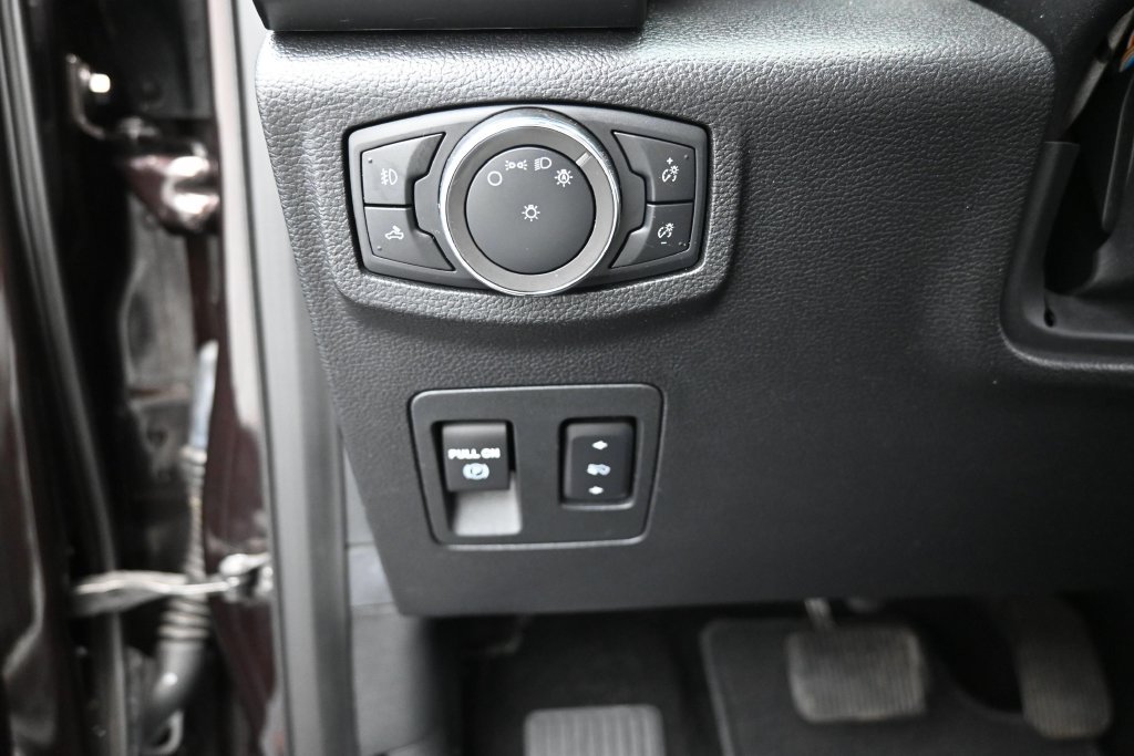Used 2019 Ford F150 XLT w/ Equipment Group 302A Luxury AWD/4WD image 12