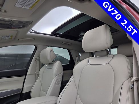 Used 2023 Genesis GV70 2.5T w/ Advanced Package image 42