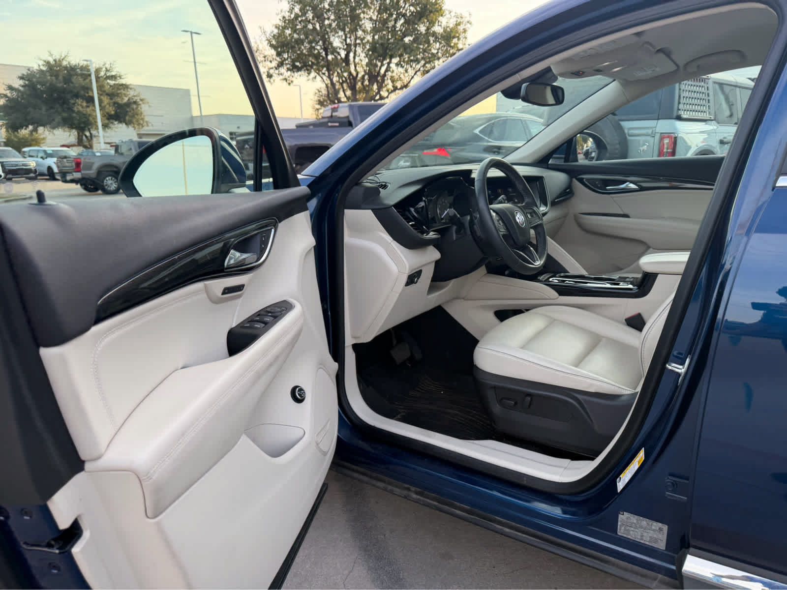Used 2023 Buick Envision Essence AWD/4WD image 7
