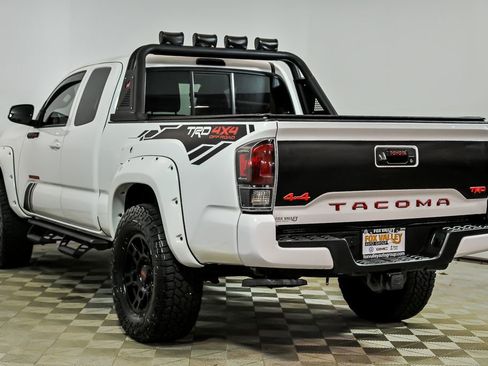 Used 2019 Toyota Tacoma SR5 AWD/4WD image 6