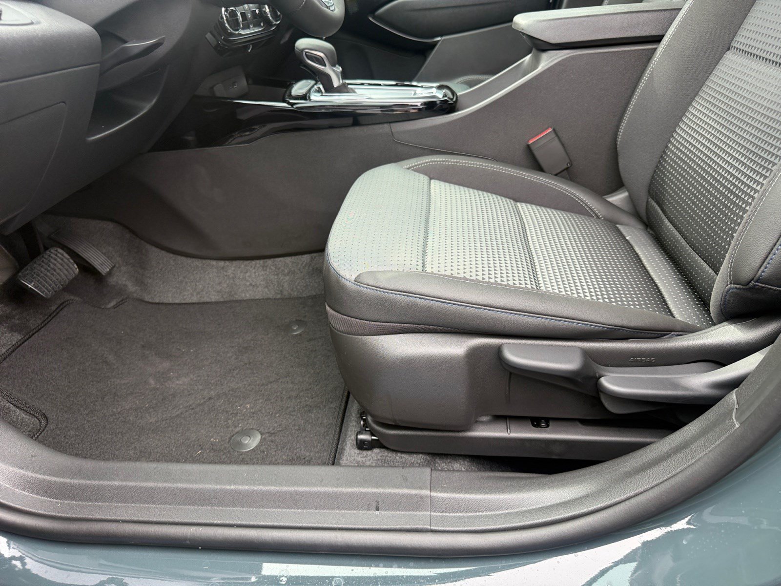 New 2026 Chevrolet Trax LT w/ LT Convenience Package FWD image 11