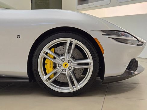 Used 2022 Ferrari Roma RWD image 8