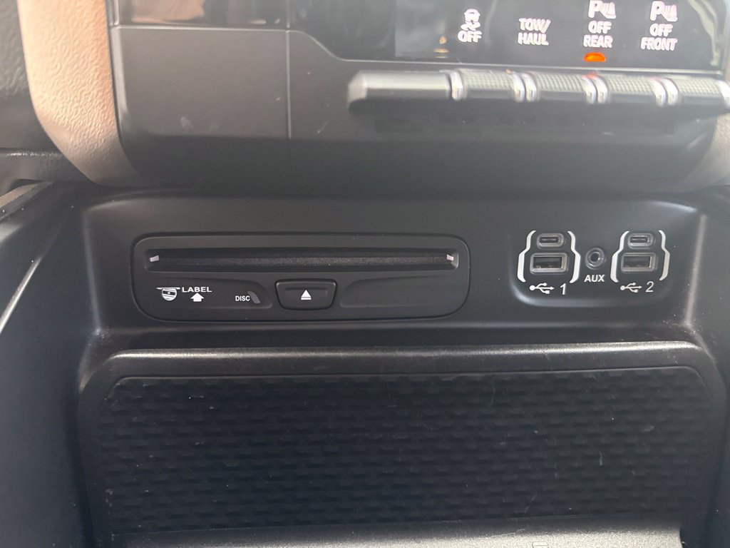 Used 2019 RAM 1500 Laramie AWD/4WD image 16