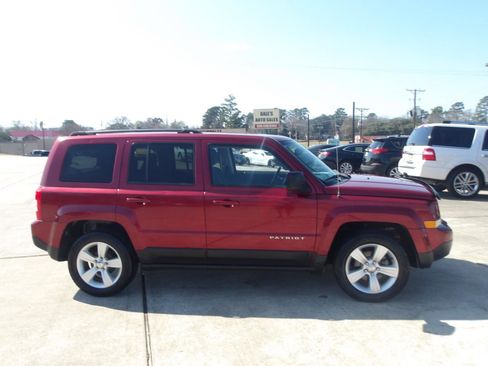 Used 2014 Jeep Patriot Latitude image 5