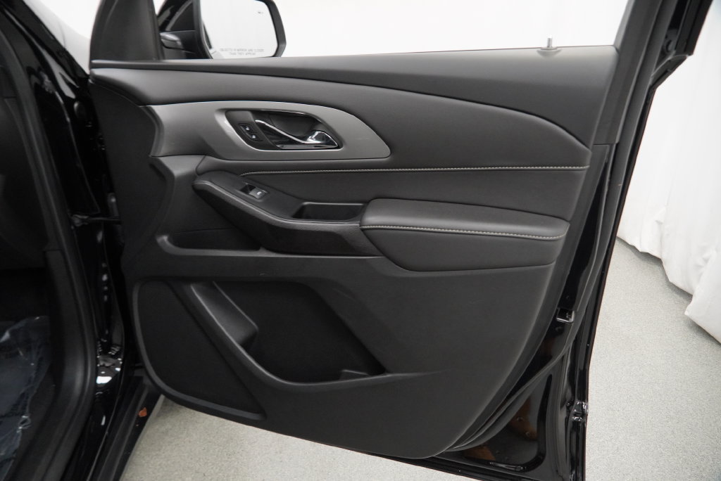 Used 2023 Chevrolet Traverse LT FWD image 39