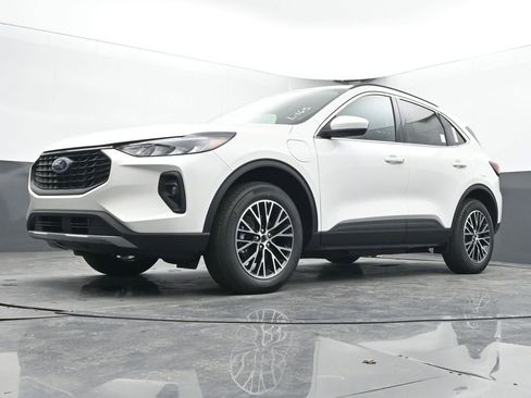 New 2026 Ford Escape SE w/ Class II Trailer Tow Package FWD image 46
