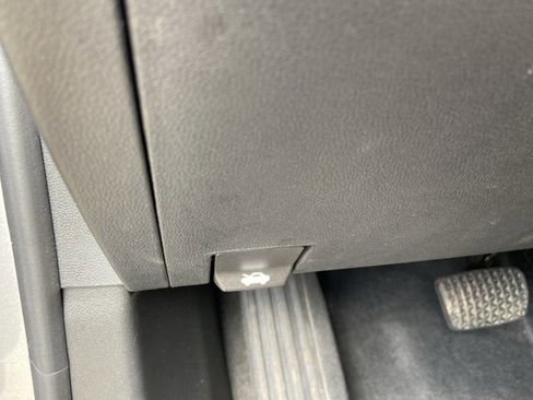 Used 2025 Chevrolet Equinox LT image 44