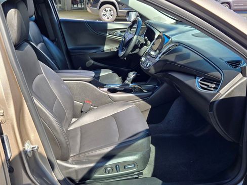 Used 2024 Chevrolet Malibu LT image 6