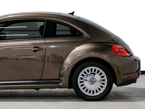 Used 2014 Volkswagen Beetle 1.8T FWD image 11